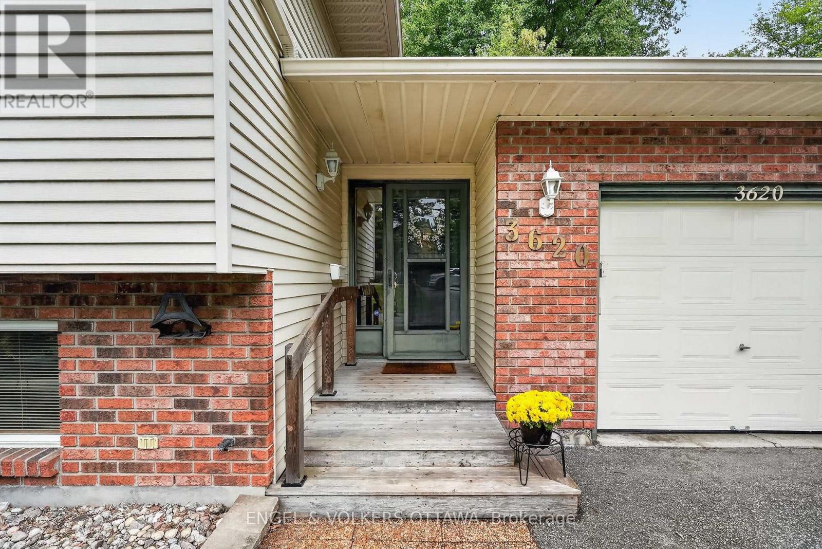 3620 ALBION ROAD S - 3