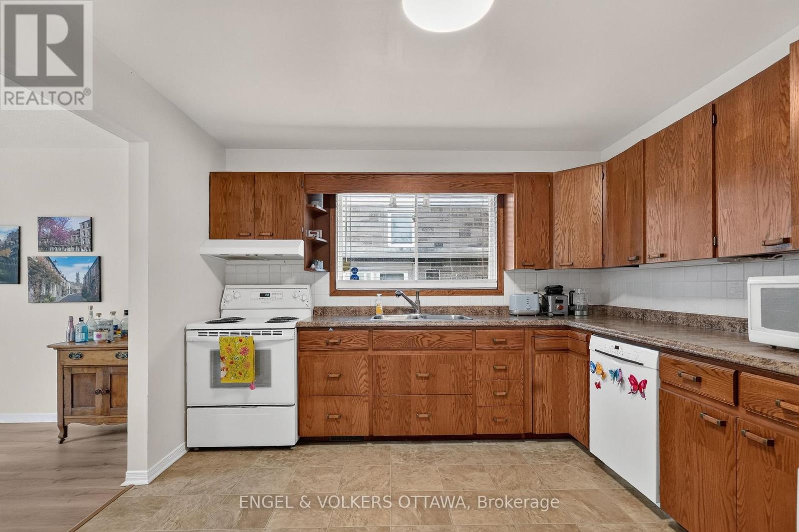 3620 ALBION ROAD S - 6