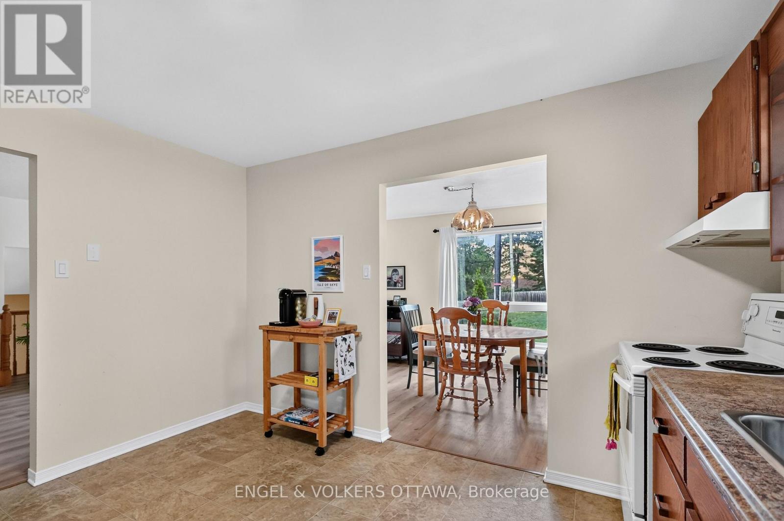 3620 ALBION ROAD S - 7