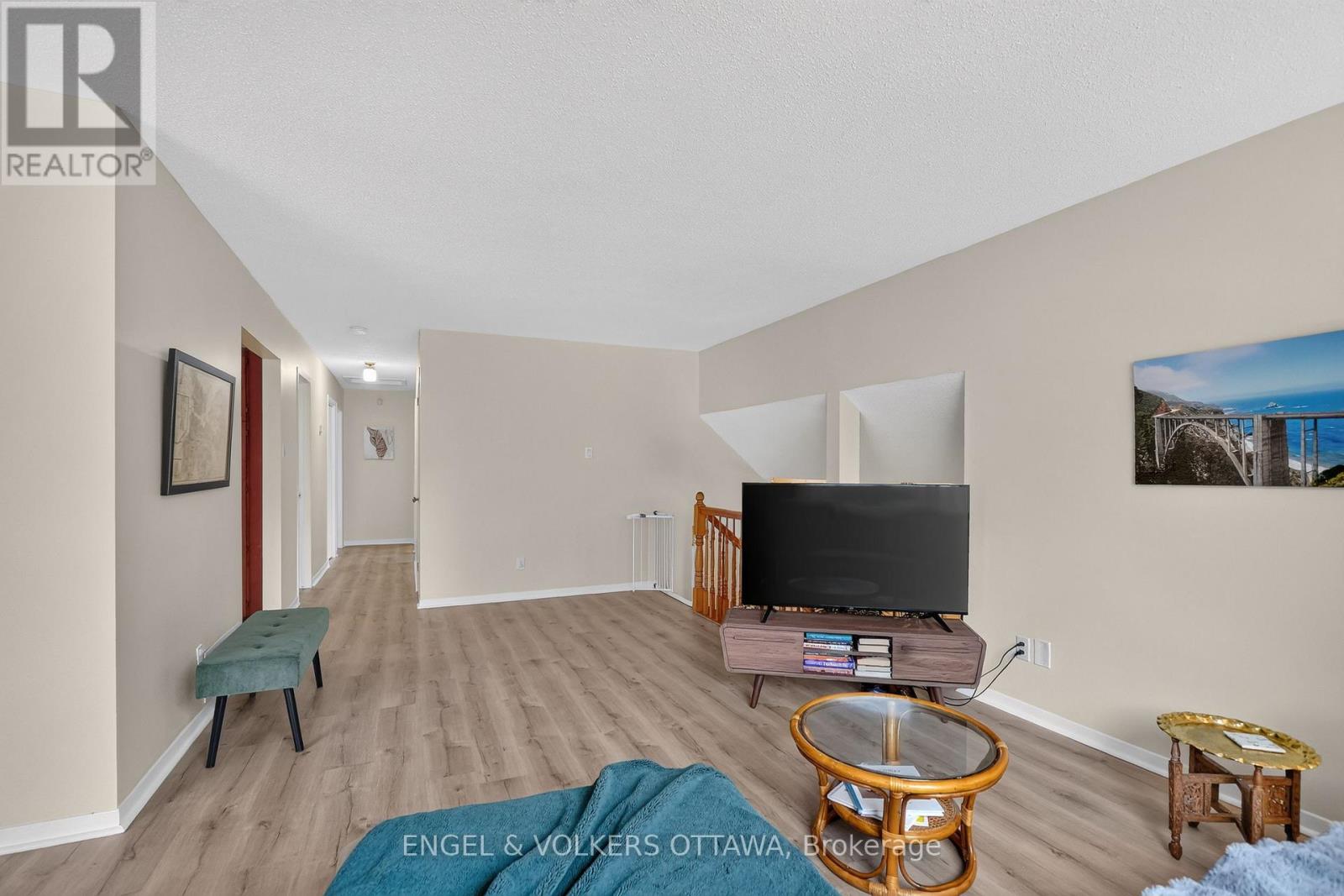 3620 ALBION ROAD S - 9