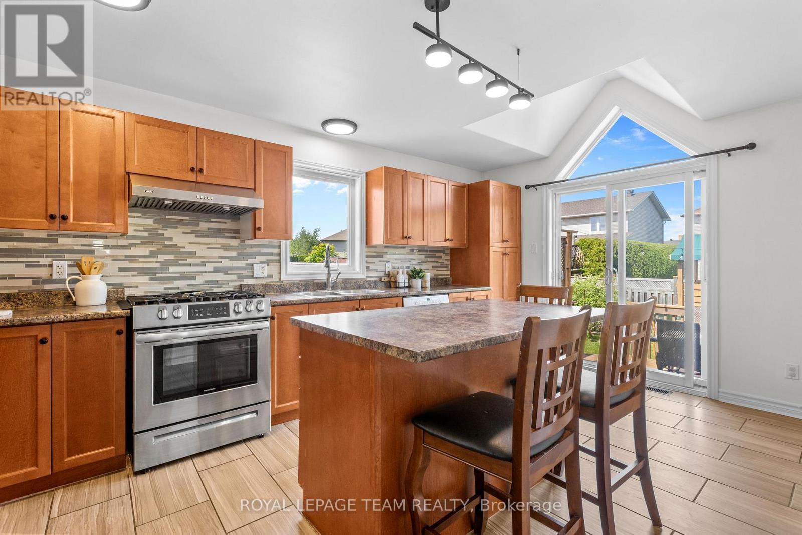 3 Bed, 3 Bath House for Sale in Russell – 408 CENTENAIRE STREET, Russell – MLS# X13756314 - Image 22
