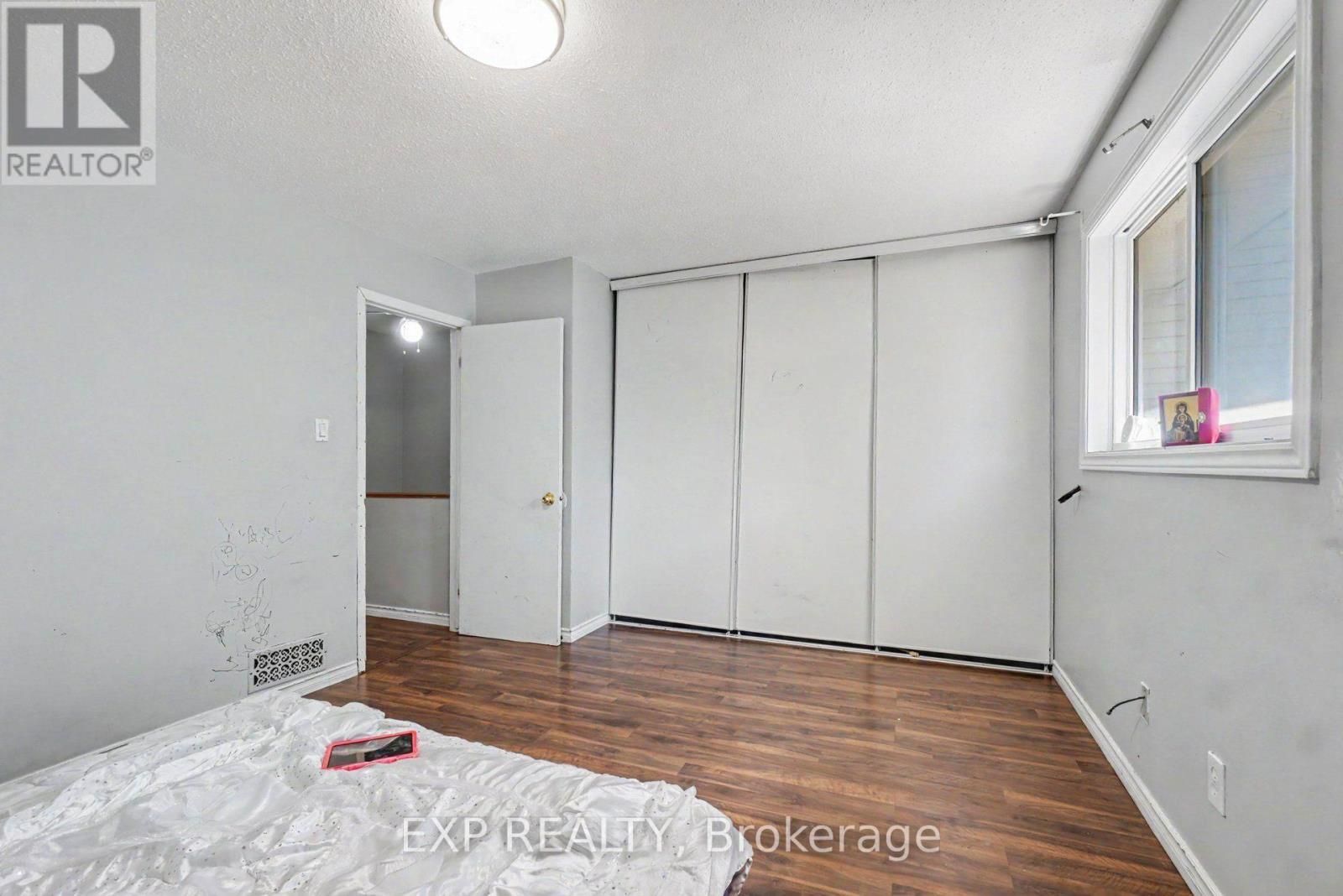 3 Bed, 2 Bath House for Sale in Ottawa – 9 PADDINGTON PRIVATE, Ottawa – MLS# X13756328 - Image 12