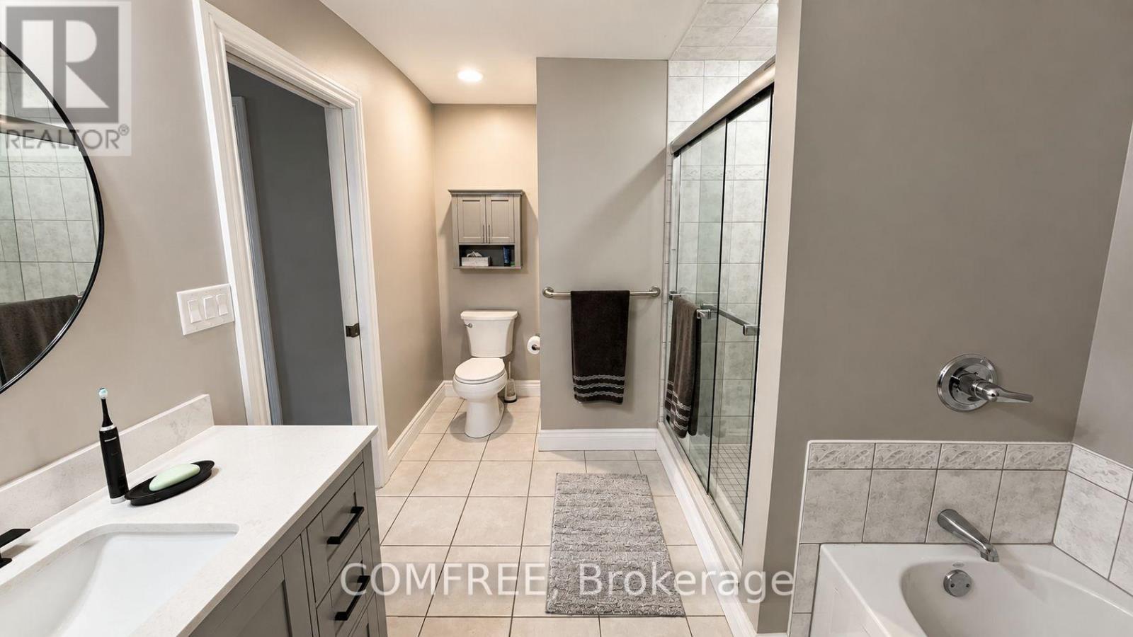 #14 3823 TURNBERRY LANE - 18