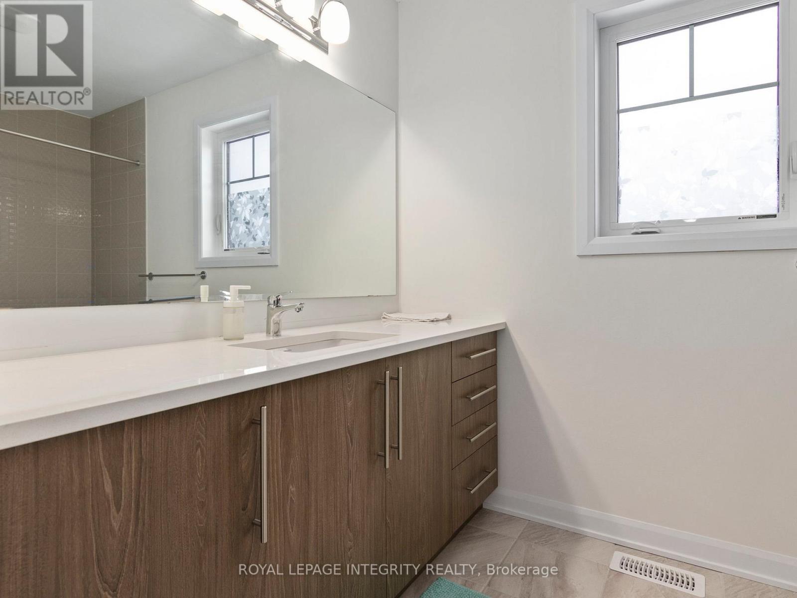 3 Bed, 4 Bath House for Sale in Ottawa – 168 MAYNOOTH COURT, Ottawa – MLS# X13756526 - Image 15
