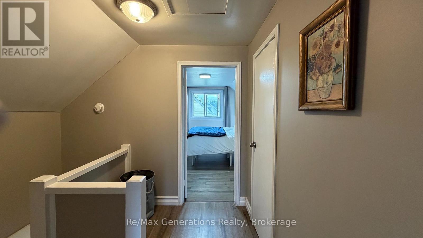 72 HUDSON DRIVE S - 16