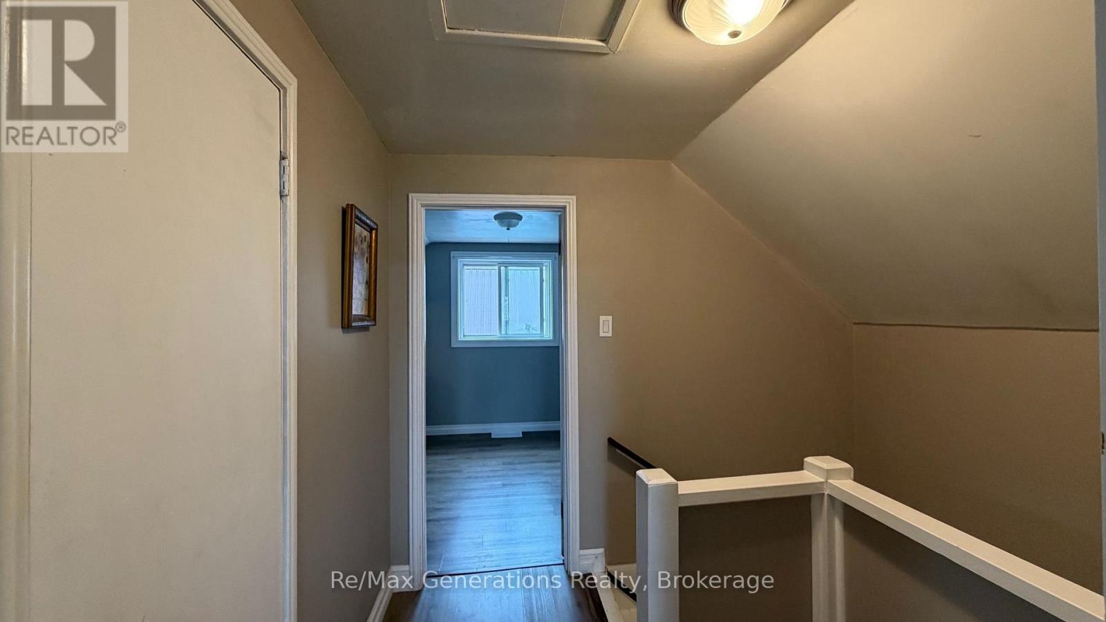 72 HUDSON DRIVE S - 19