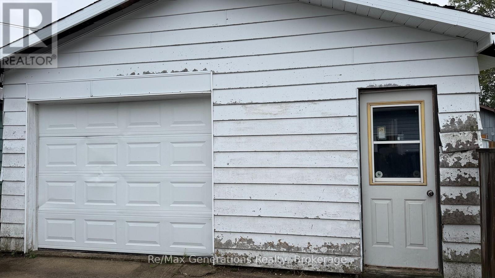 72 HUDSON DRIVE S - Image 36