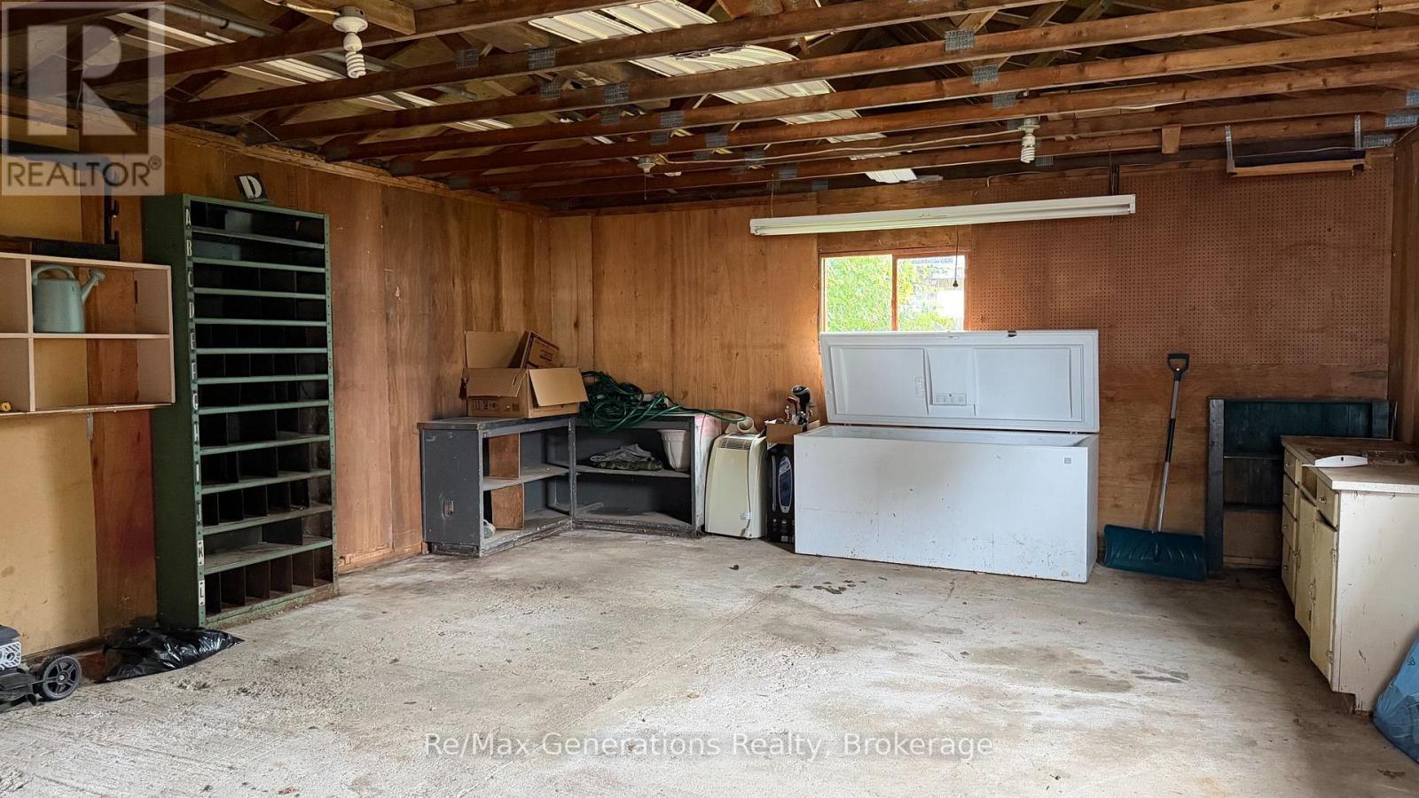 72 HUDSON DRIVE S - 38