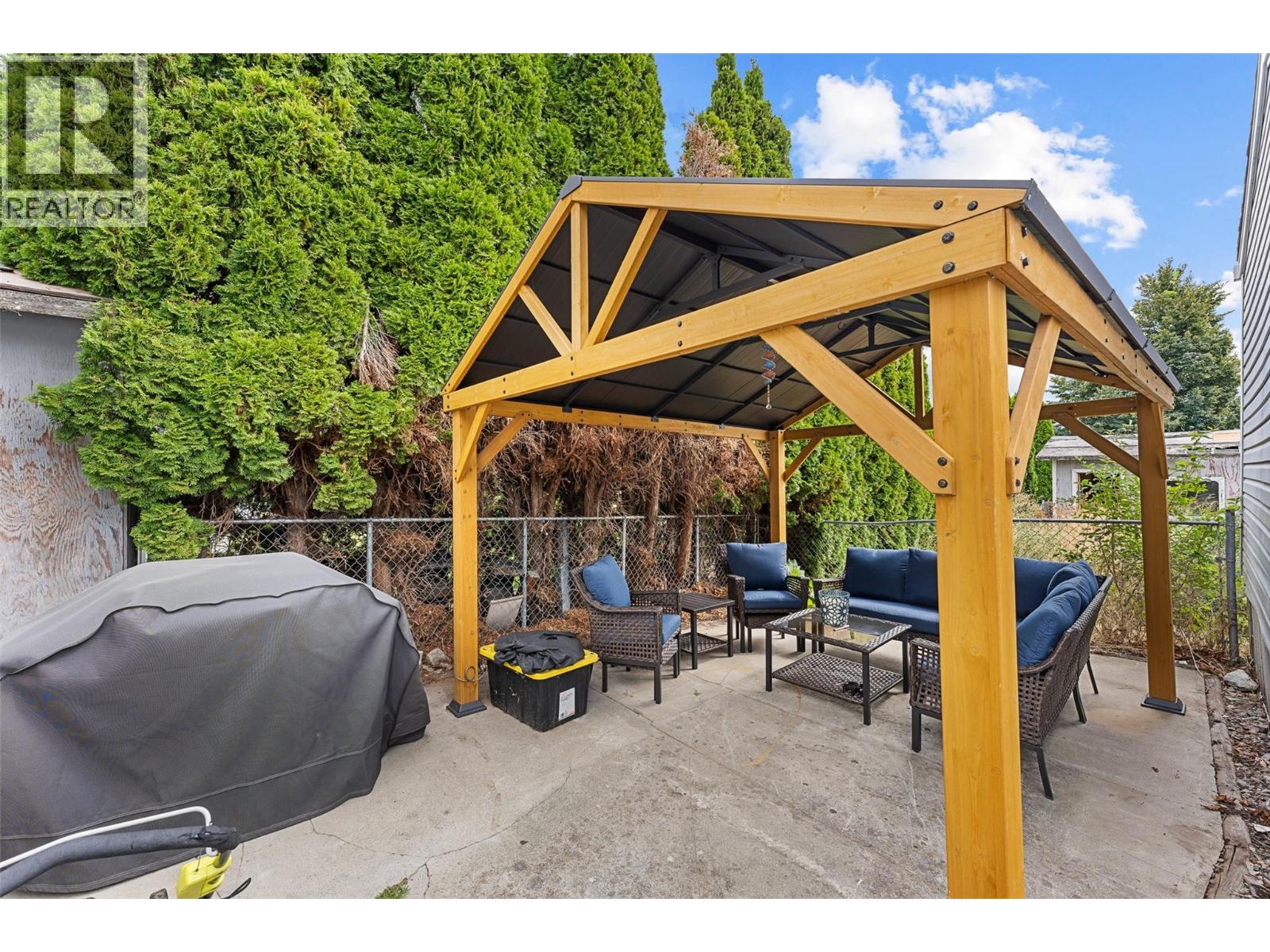 47 3381 Village Green Way, Westbank