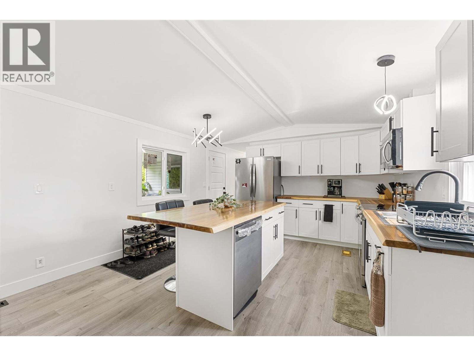 47 3381 Village Green Way, Westbank