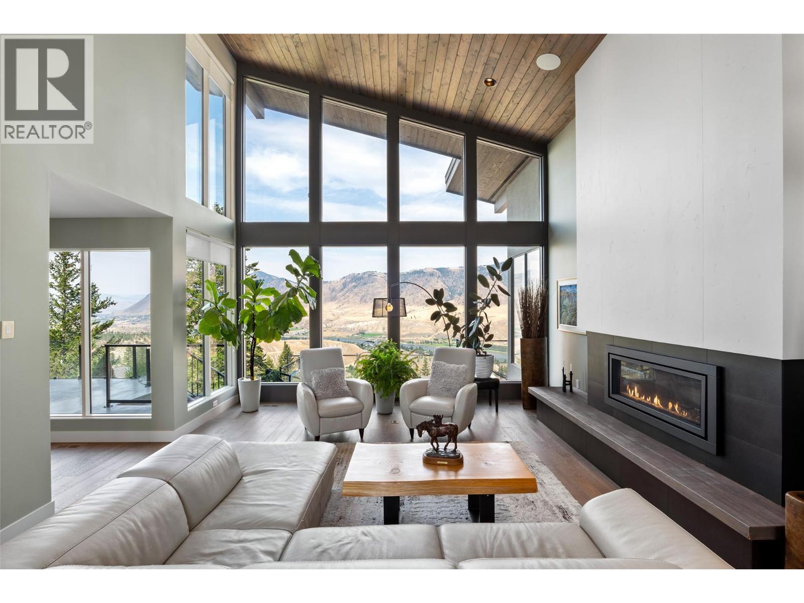 1555 Kicking Horse Way - 4