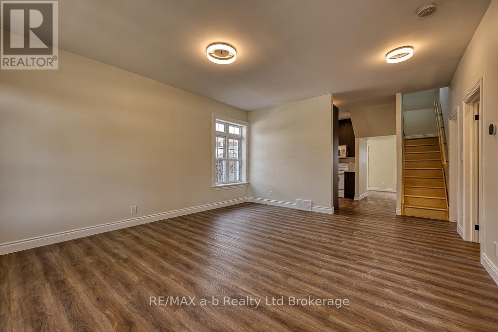510 KING STREET, Woodstock (Woodstock - South) — photo 7