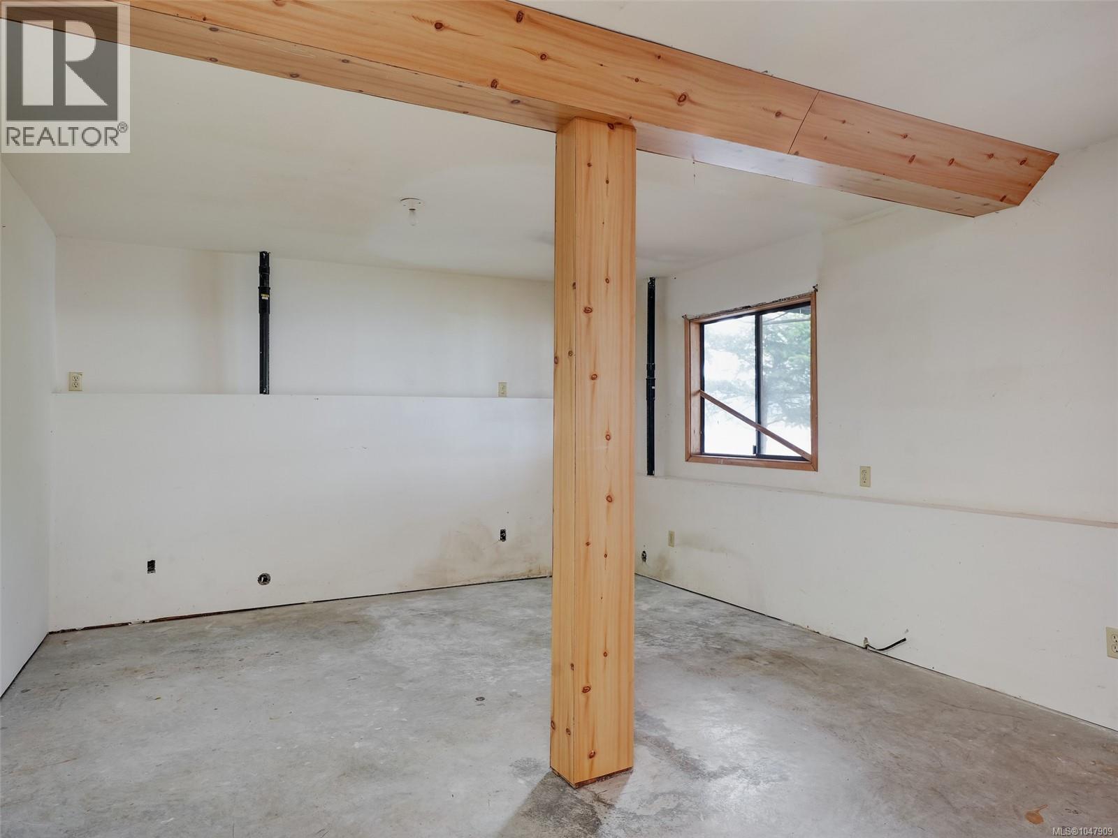  6860 Mark Lane, Central Saanich