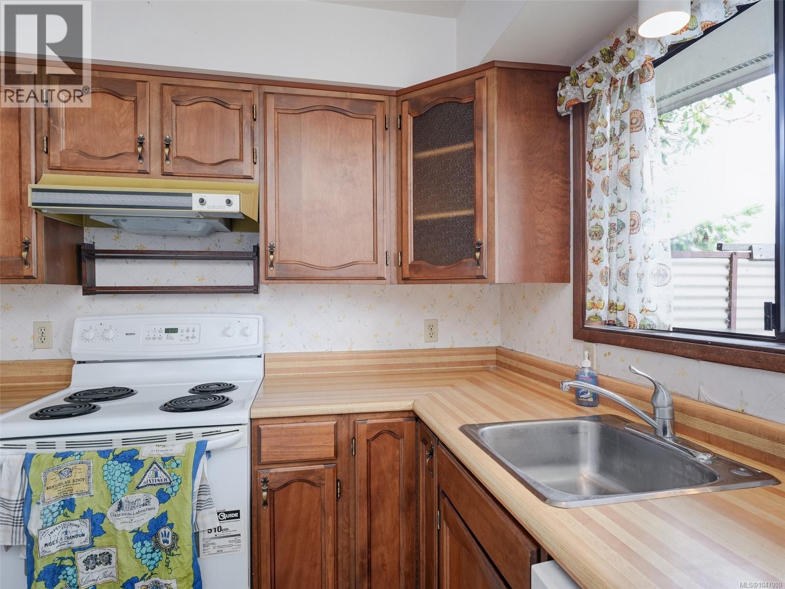  6860 Mark Lane, Central Saanich