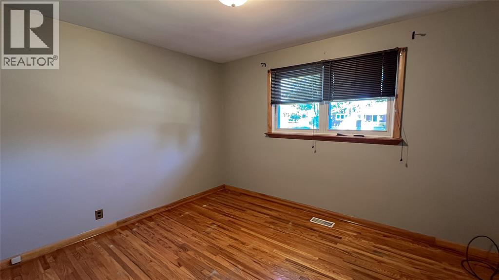 144 GREY CRESCENT - 10