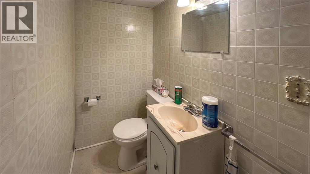 144 GREY CRESCENT - 15