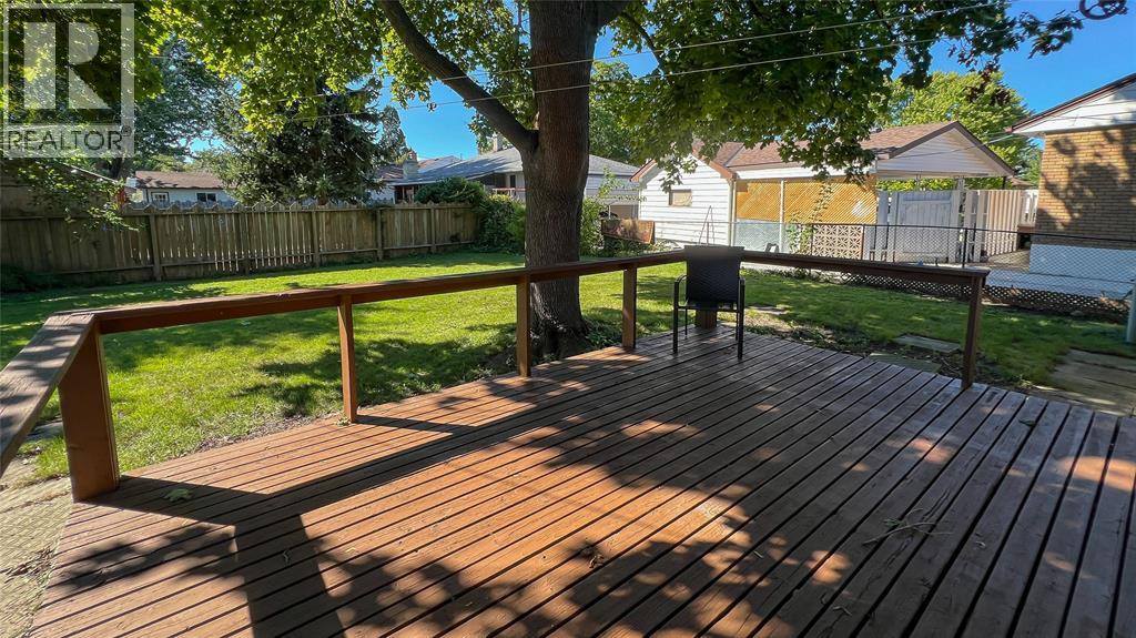 144 GREY CRESCENT - 18