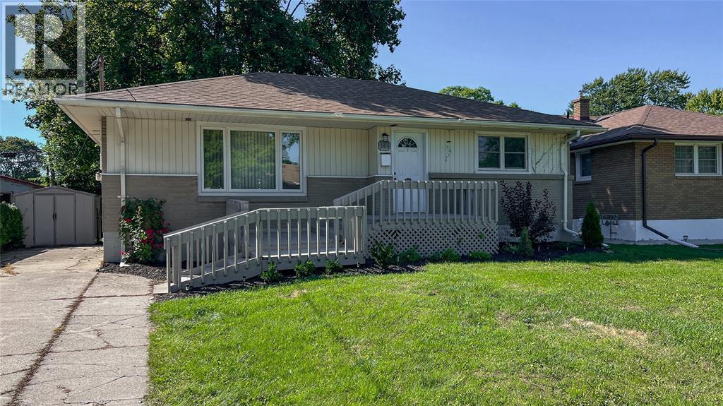144 GREY CRESCENT - 2