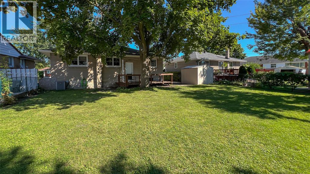 144 GREY CRESCENT - 21