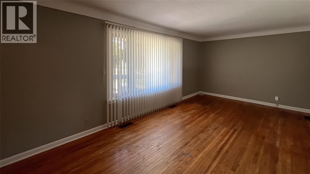144 GREY CRESCENT - 5