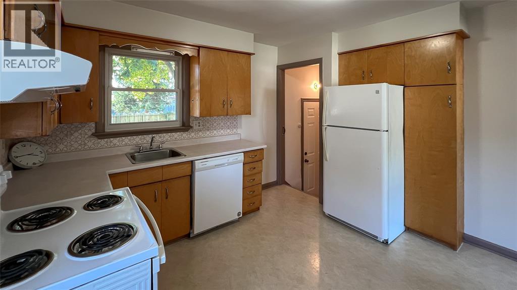 144 GREY CRESCENT - 7