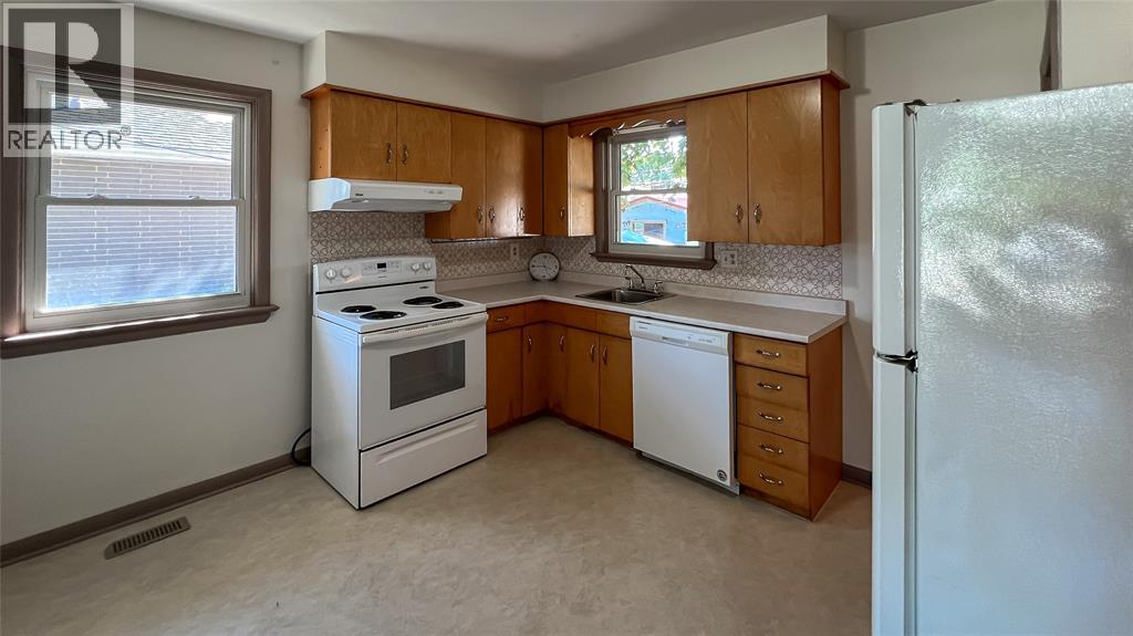 144 GREY CRESCENT - 8