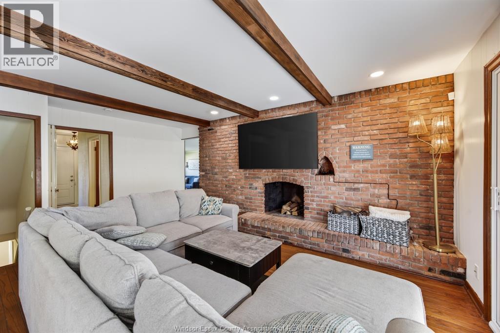 2477 MARK AVENUE - Image 11