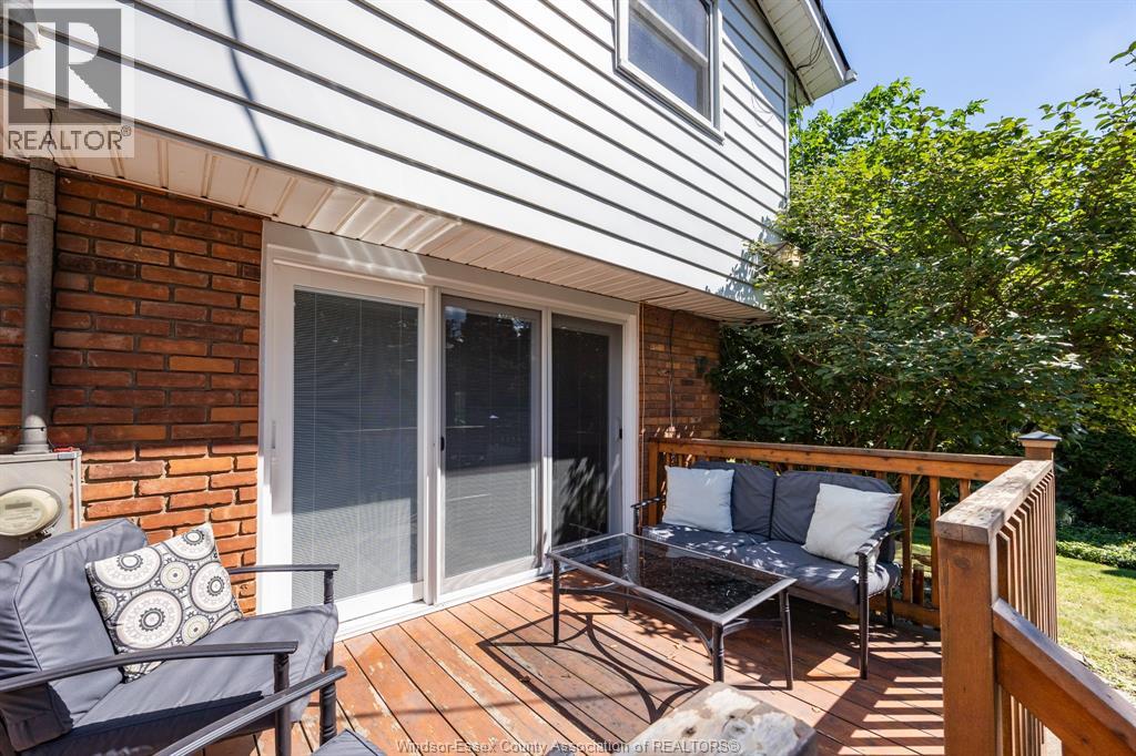 2477 MARK AVENUE - Image 33