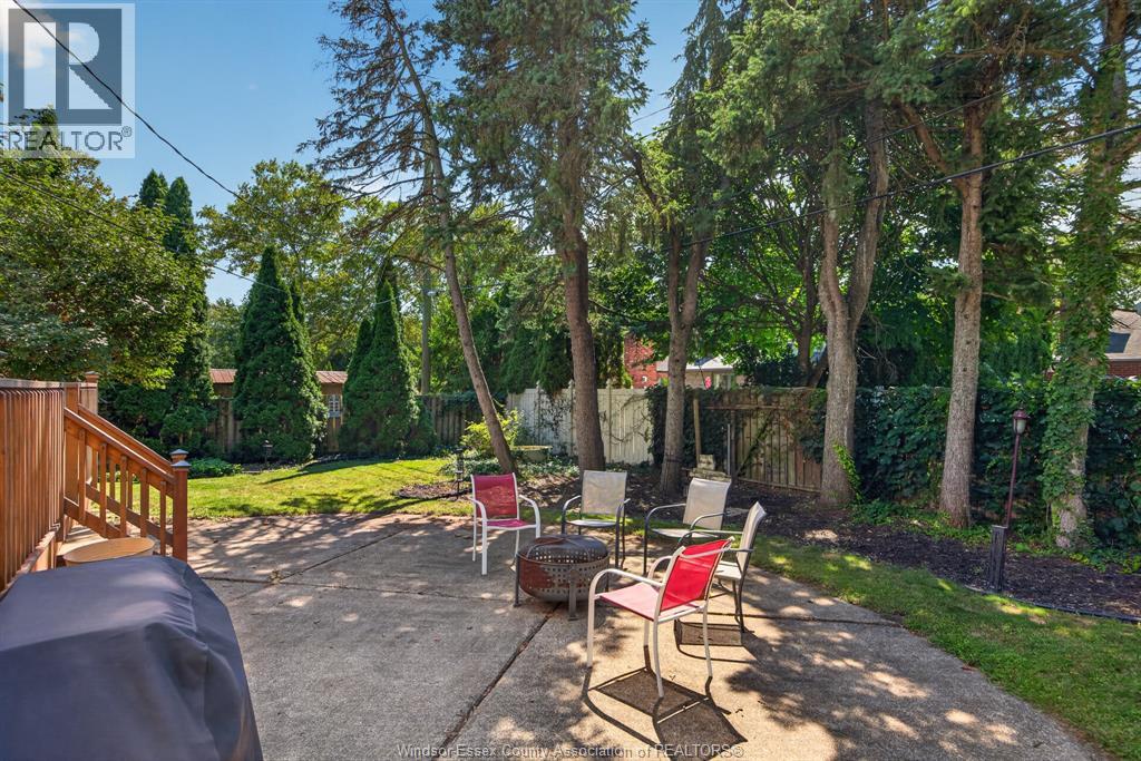 2477 MARK AVENUE - Image 37