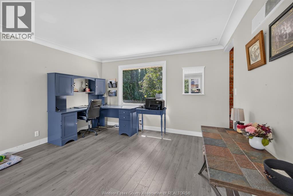 2477 MARK AVENUE - Image 9