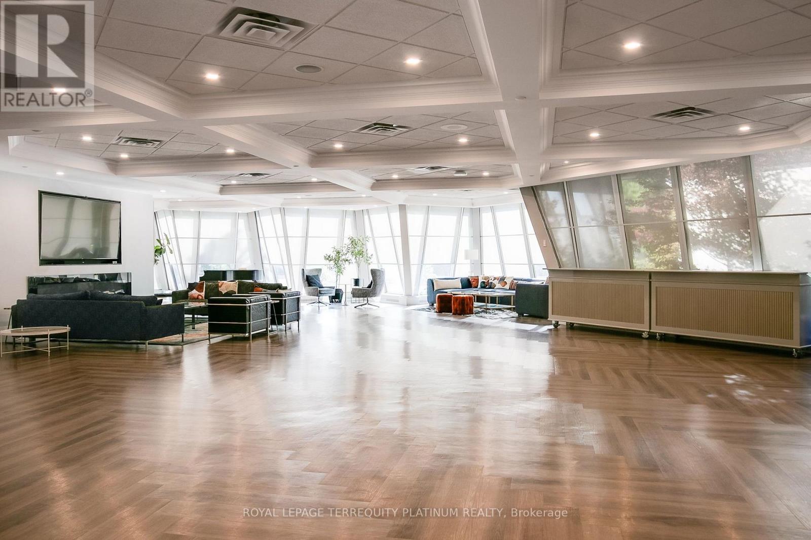 #802 1 CONCORDE PLACE - Image 32