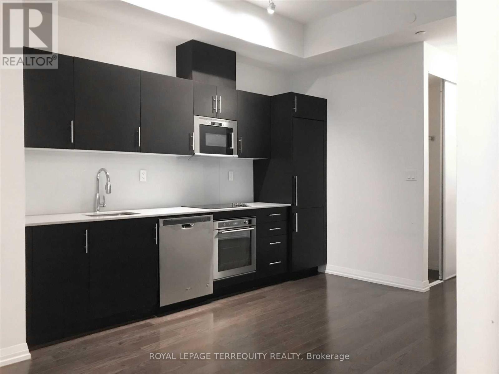 #801 460 ADELAIDE STREET E - 4