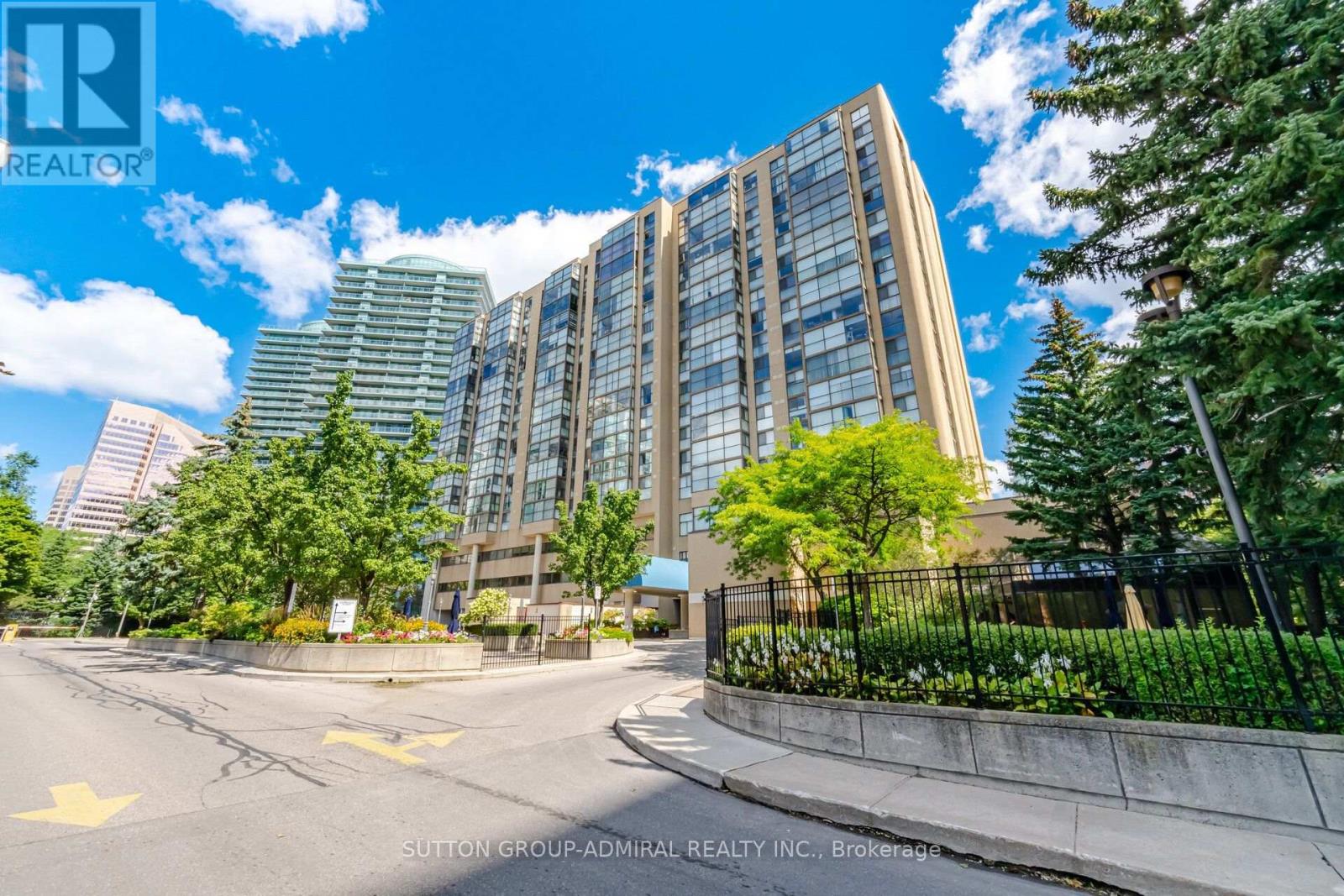 #501 5460 YONGE STREET - 1