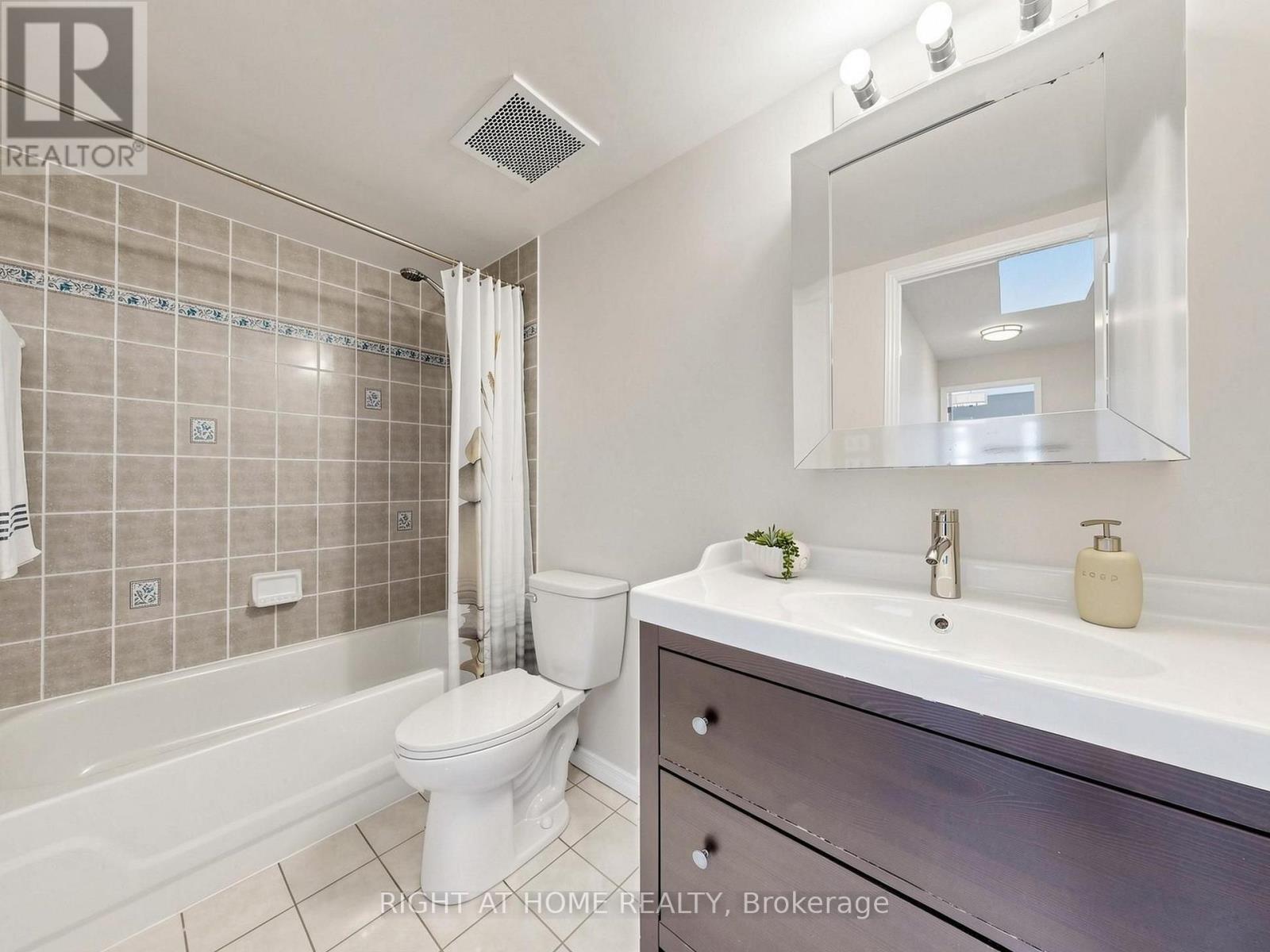 #A50 108 FINCH AVENUE W - Image 32