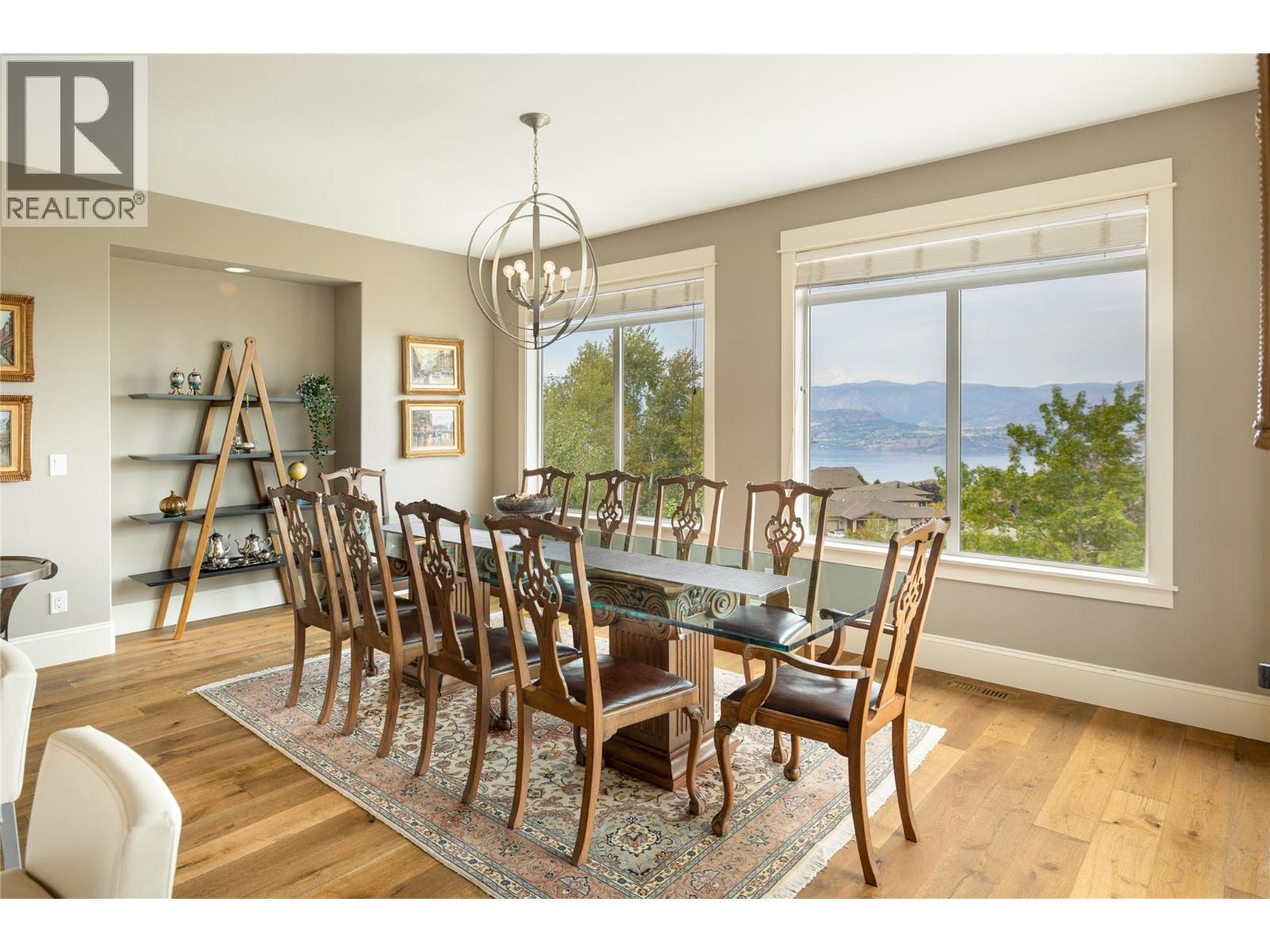 856 Hewetson Avenue, Kelowna
