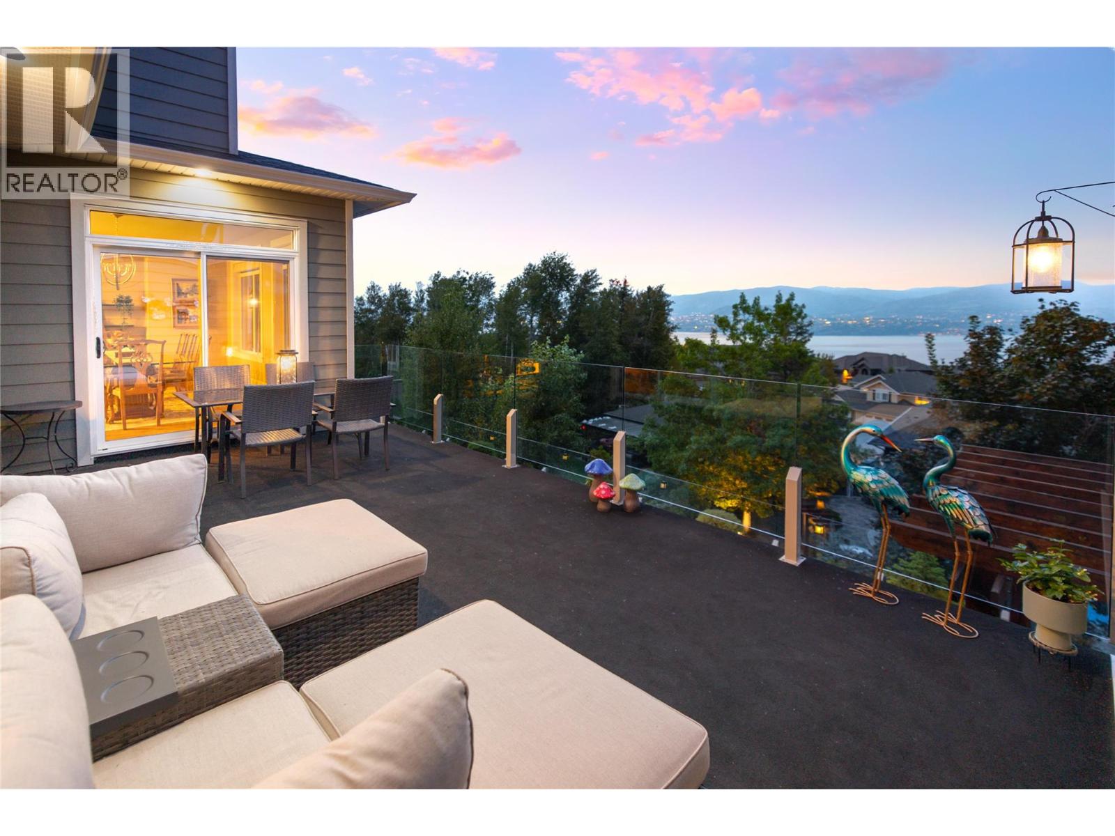 856 Hewetson Avenue, Kelowna