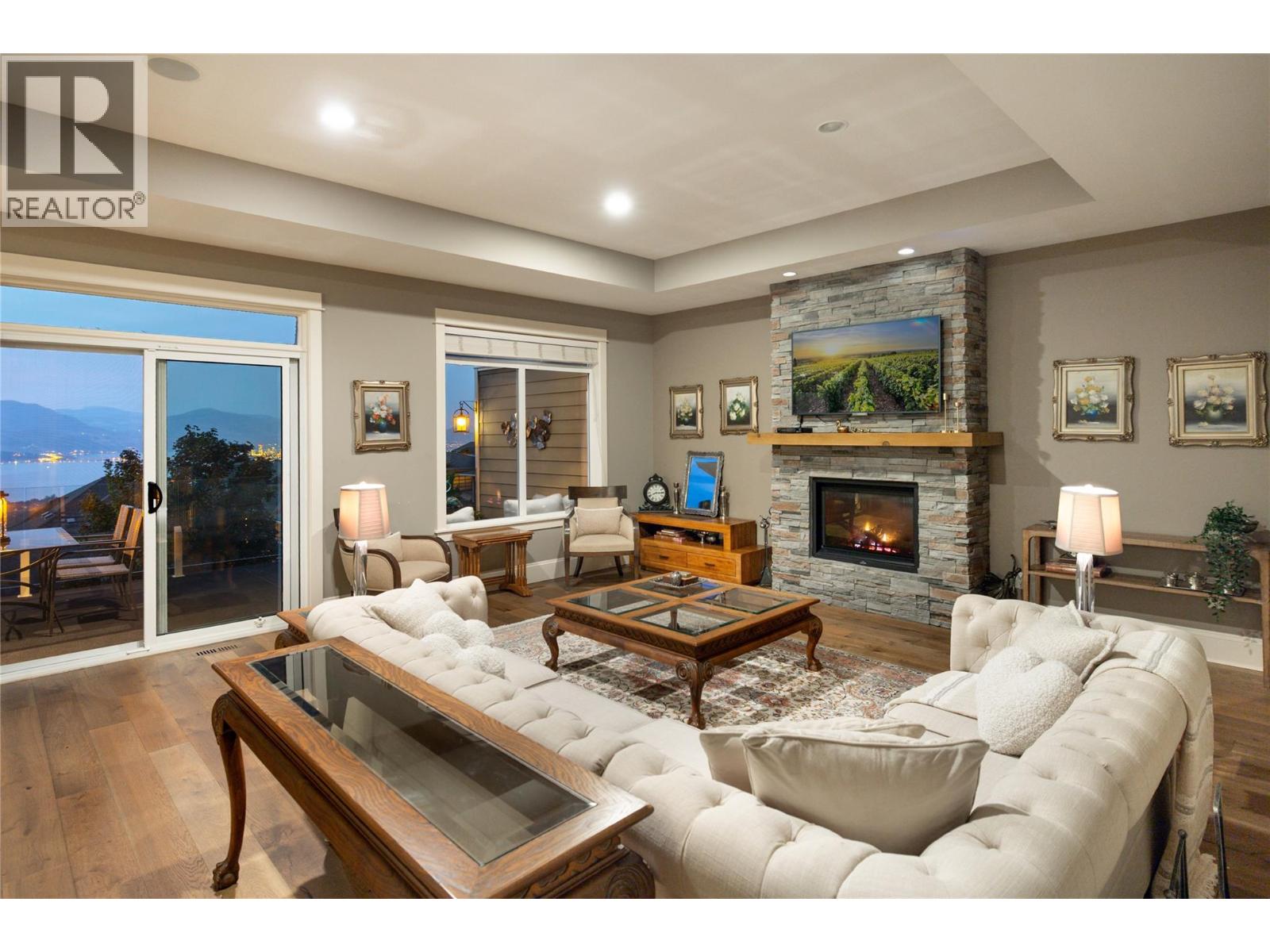 856 Hewetson Avenue, Kelowna
