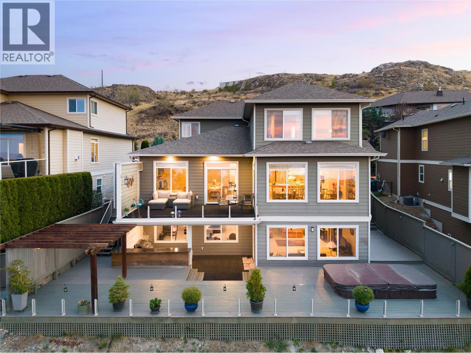 856 Hewetson Avenue, Kelowna