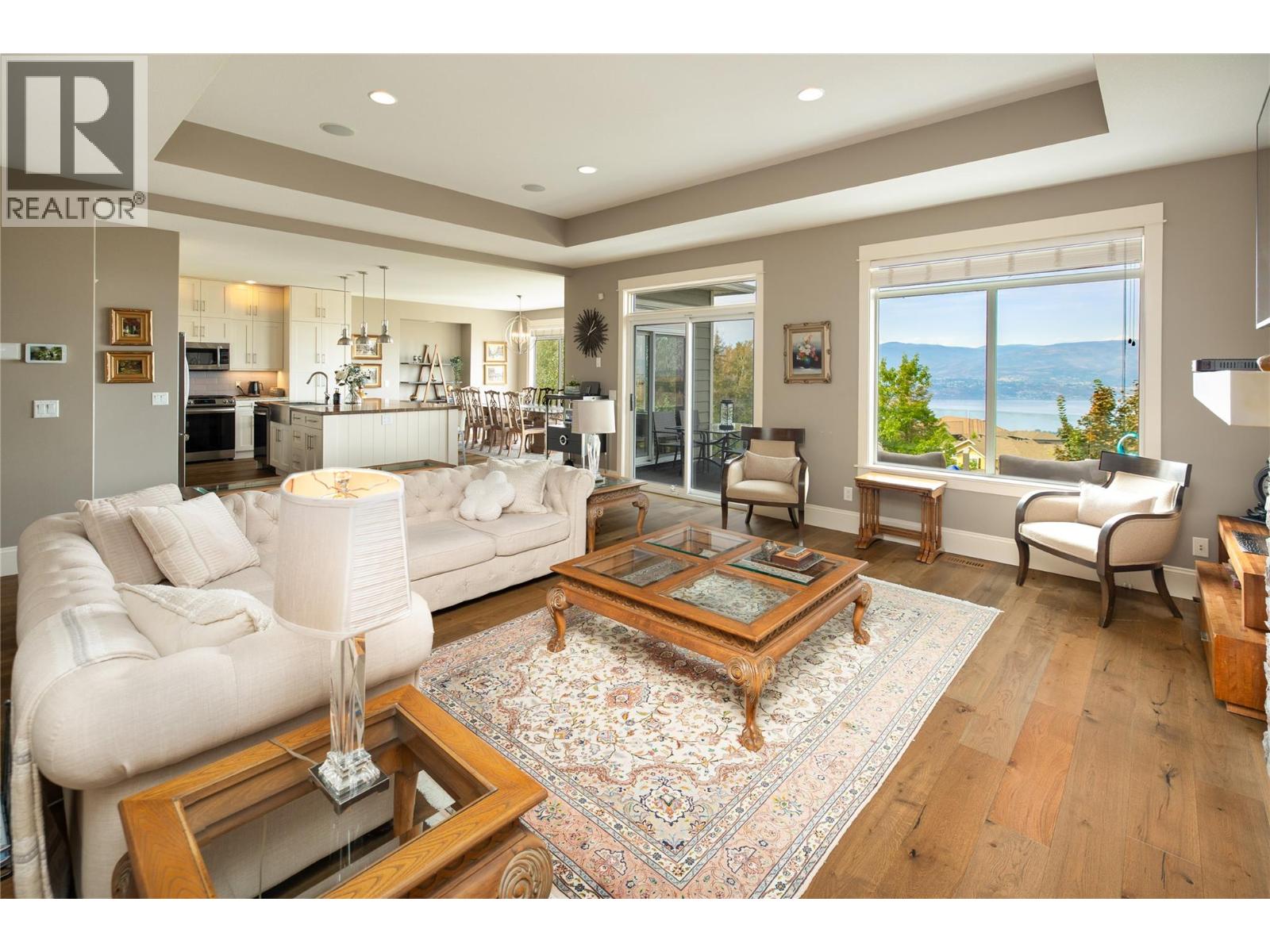 856 Hewetson Avenue, Kelowna