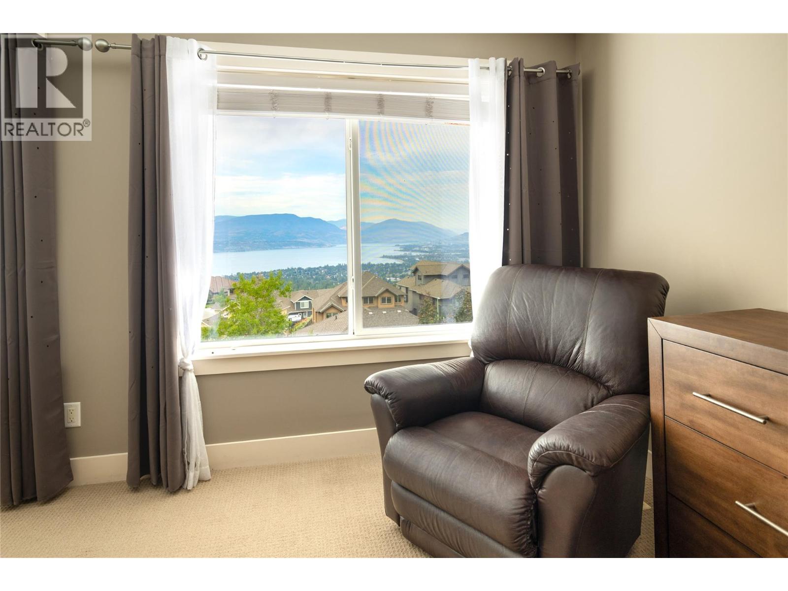 856 Hewetson Avenue, Kelowna