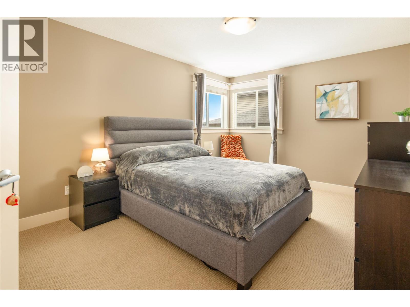 856 Hewetson Avenue, Kelowna