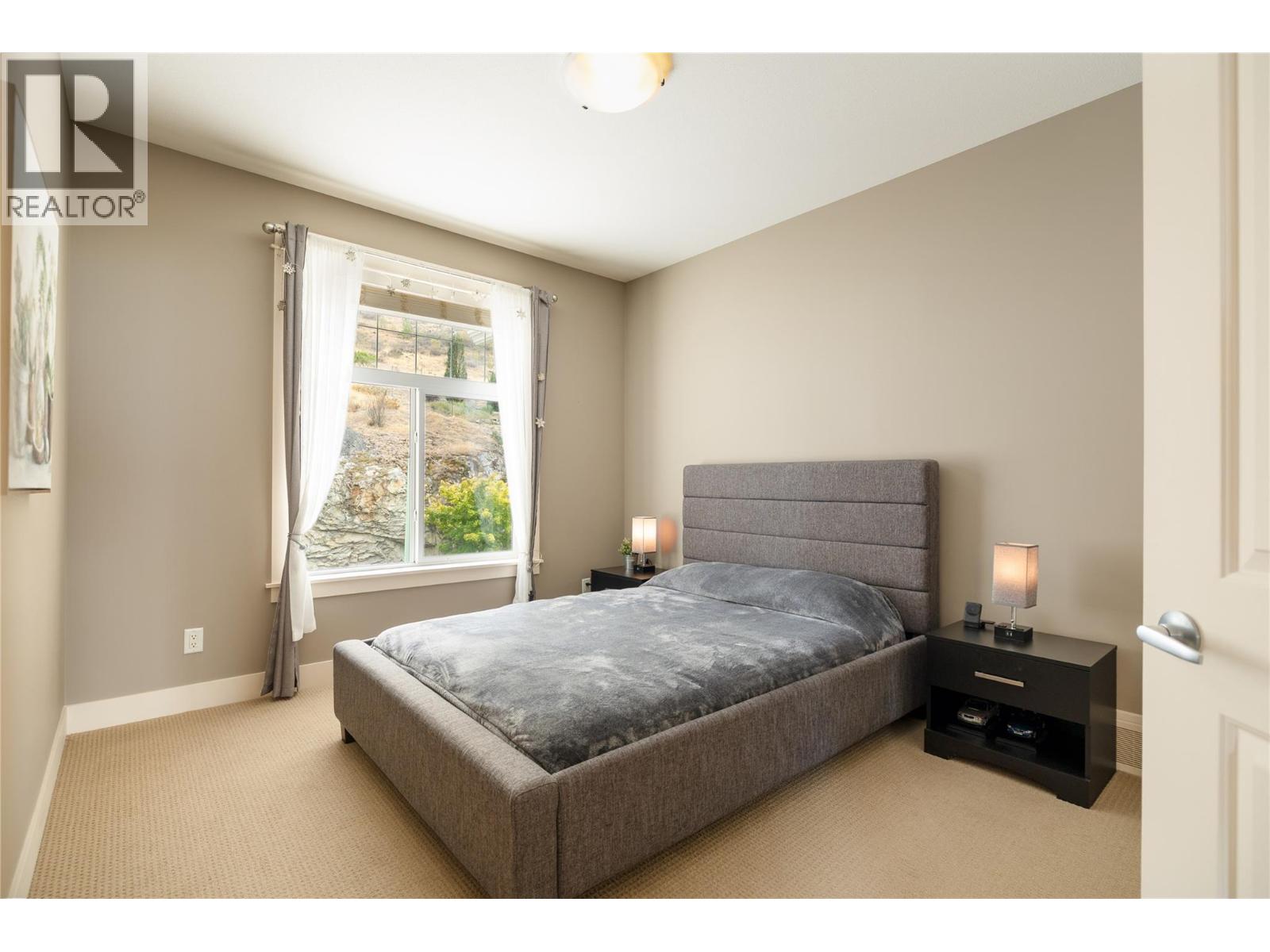 856 Hewetson Avenue, Kelowna