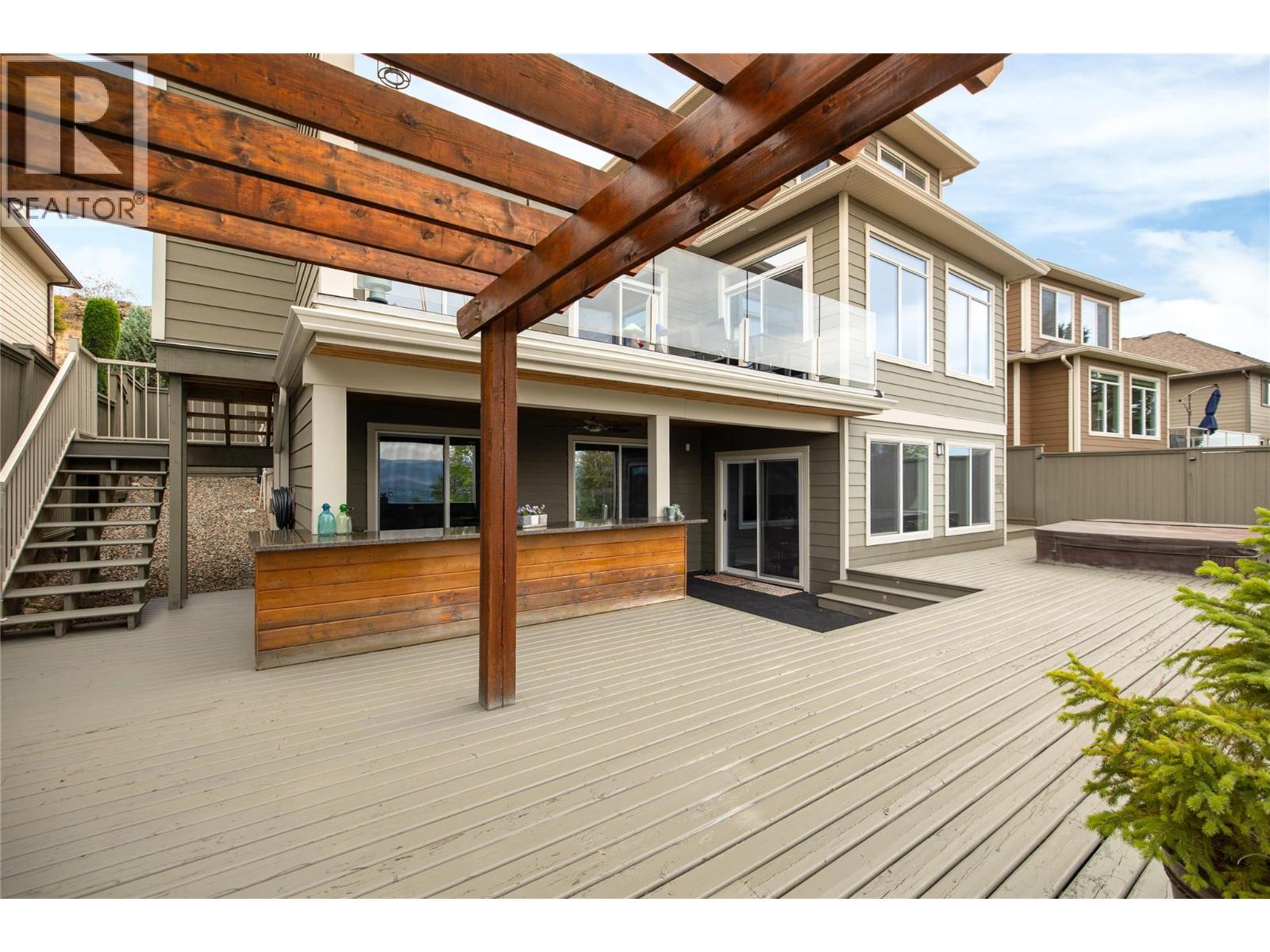 856 Hewetson Avenue, Kelowna