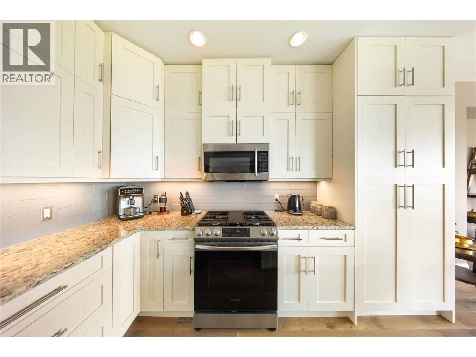 856 Hewetson Avenue, Kelowna