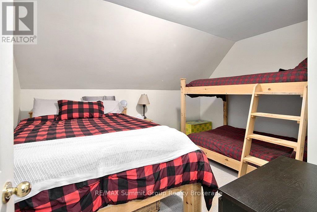 154600 GREY ROAD 32 - Image 21