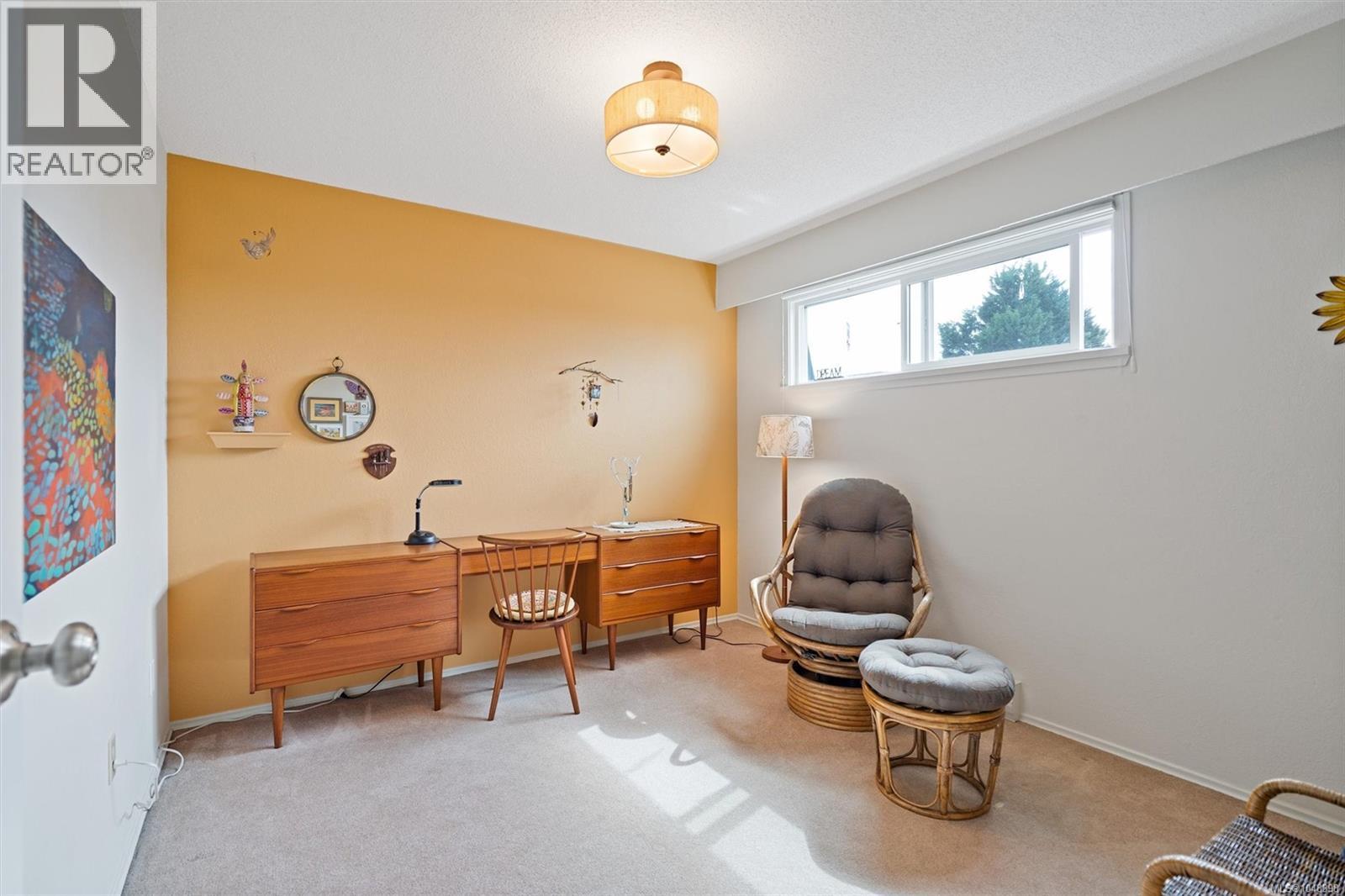 7 3060 Harriet Road, Saanich