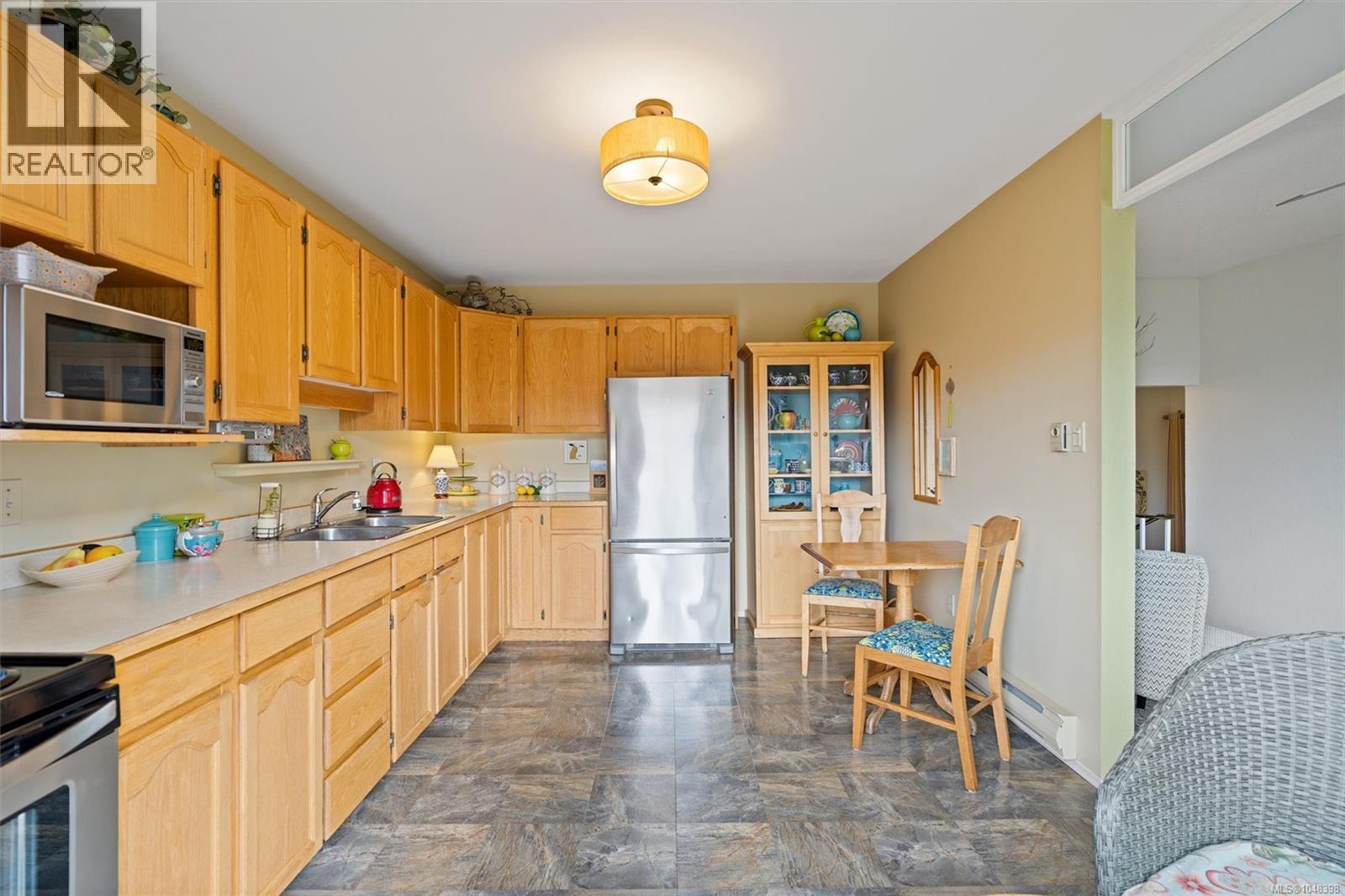 7 3060 Harriet Road, Saanich