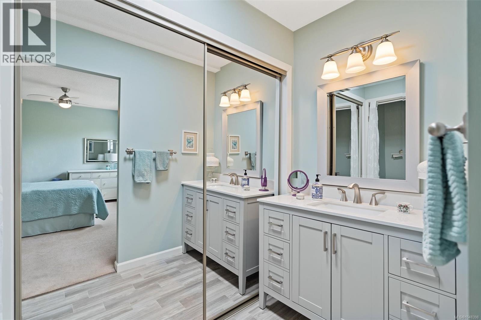 7 3060 Harriet Road, Saanich