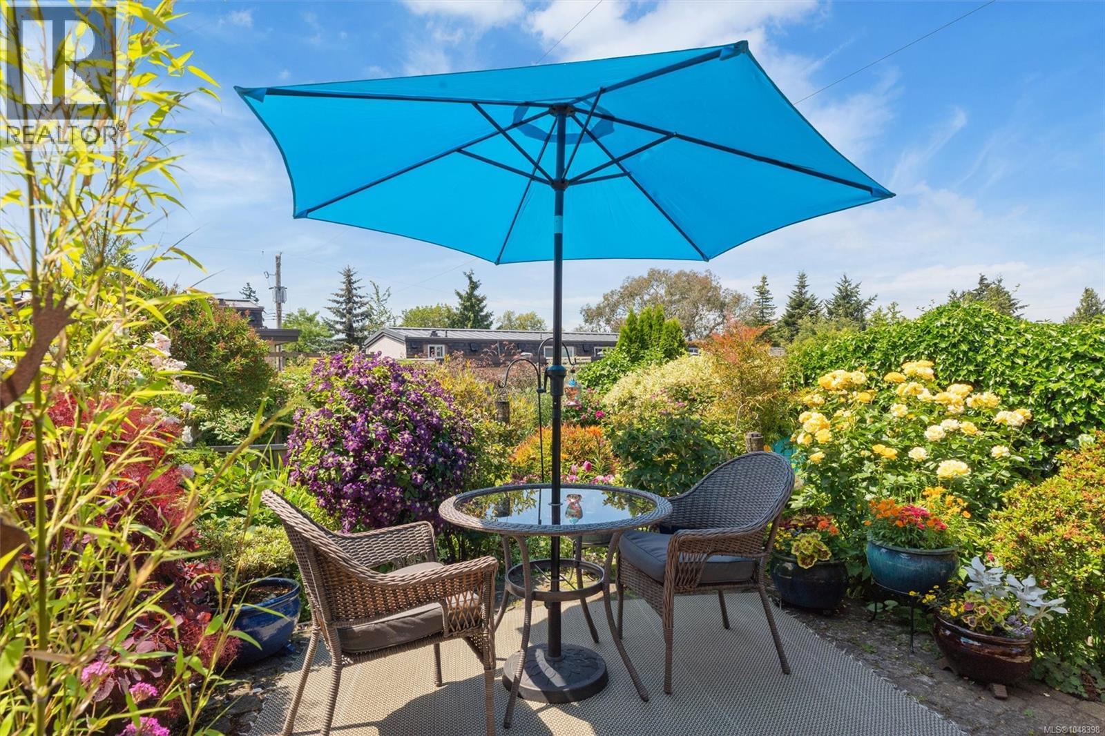7 3060 Harriet Road, Saanich