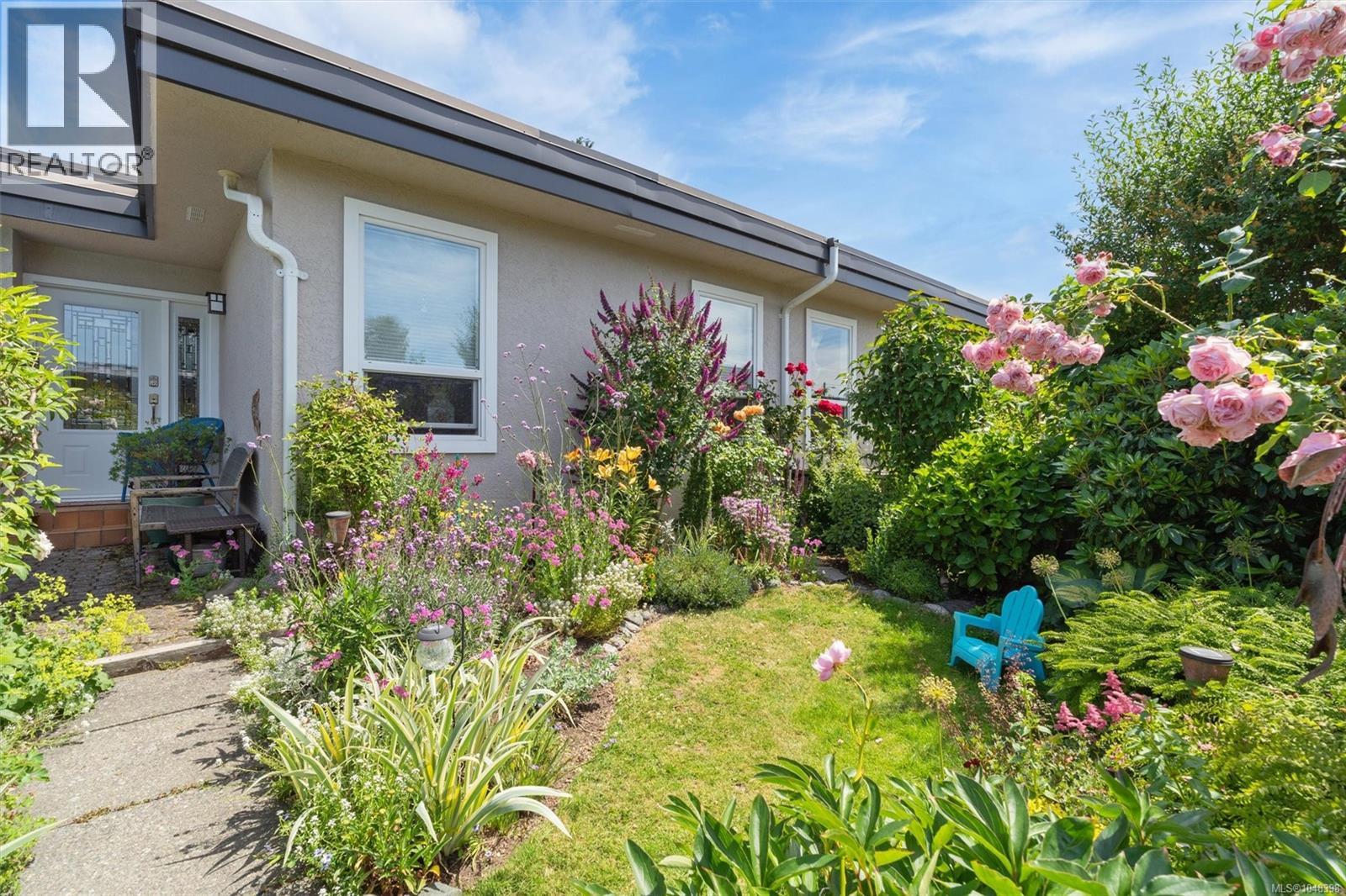 7 3060 Harriet Road, Saanich